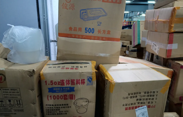 运输750箱一次性不可降解塑料制品入岛?，快递公司被立案调查！