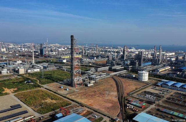 巴斯夫一季报超预期，宣布聚氨酯等再度提价，国内化工股怎么走？