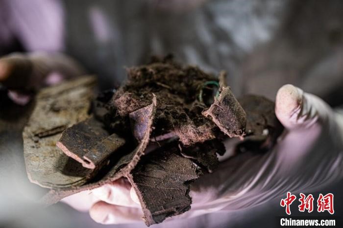 最新研究：汽车废塑料巧变石墨烯，促进回收利用